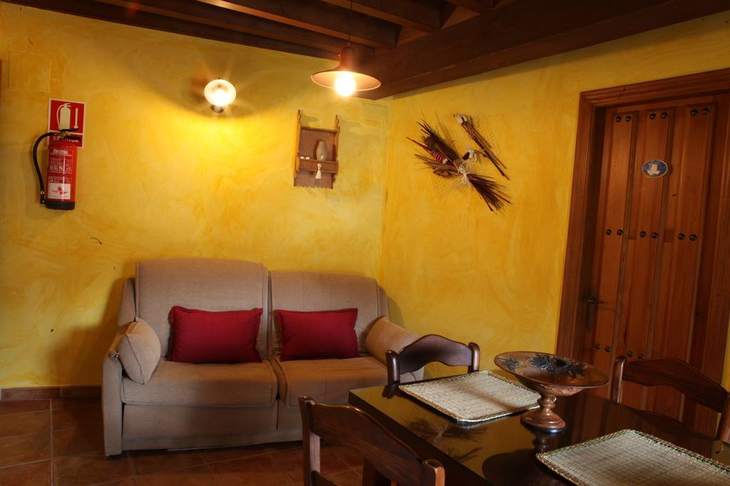 Apartamentos Rurales La Solana Robledillo De Gata Esterno foto