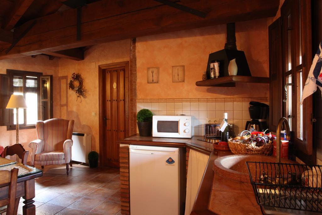 Apartamentos Rurales La Solana Robledillo De Gata Esterno foto