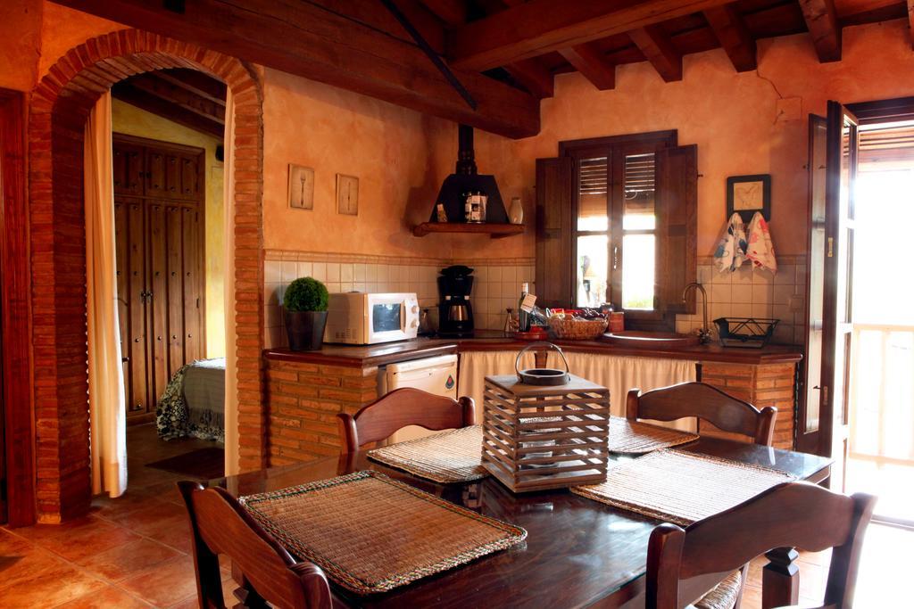 Apartamentos Rurales La Solana Robledillo De Gata Esterno foto