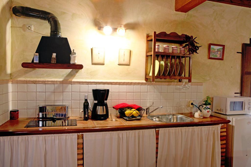 Apartamentos Rurales La Solana Robledillo De Gata Esterno foto